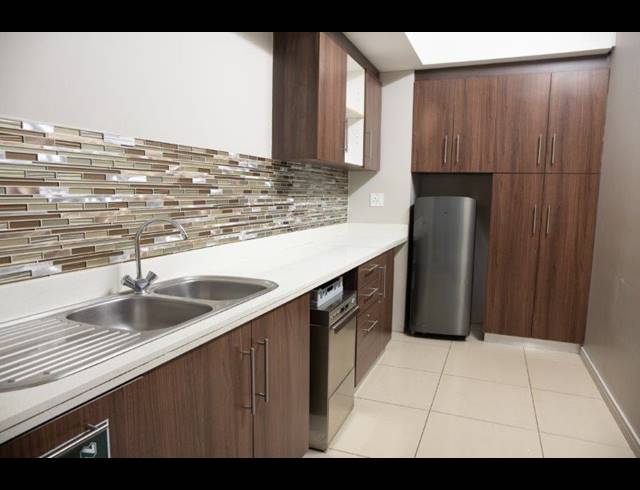 22,824M² BUILDING FOR SALE IN CONSTANTIA KLOOF